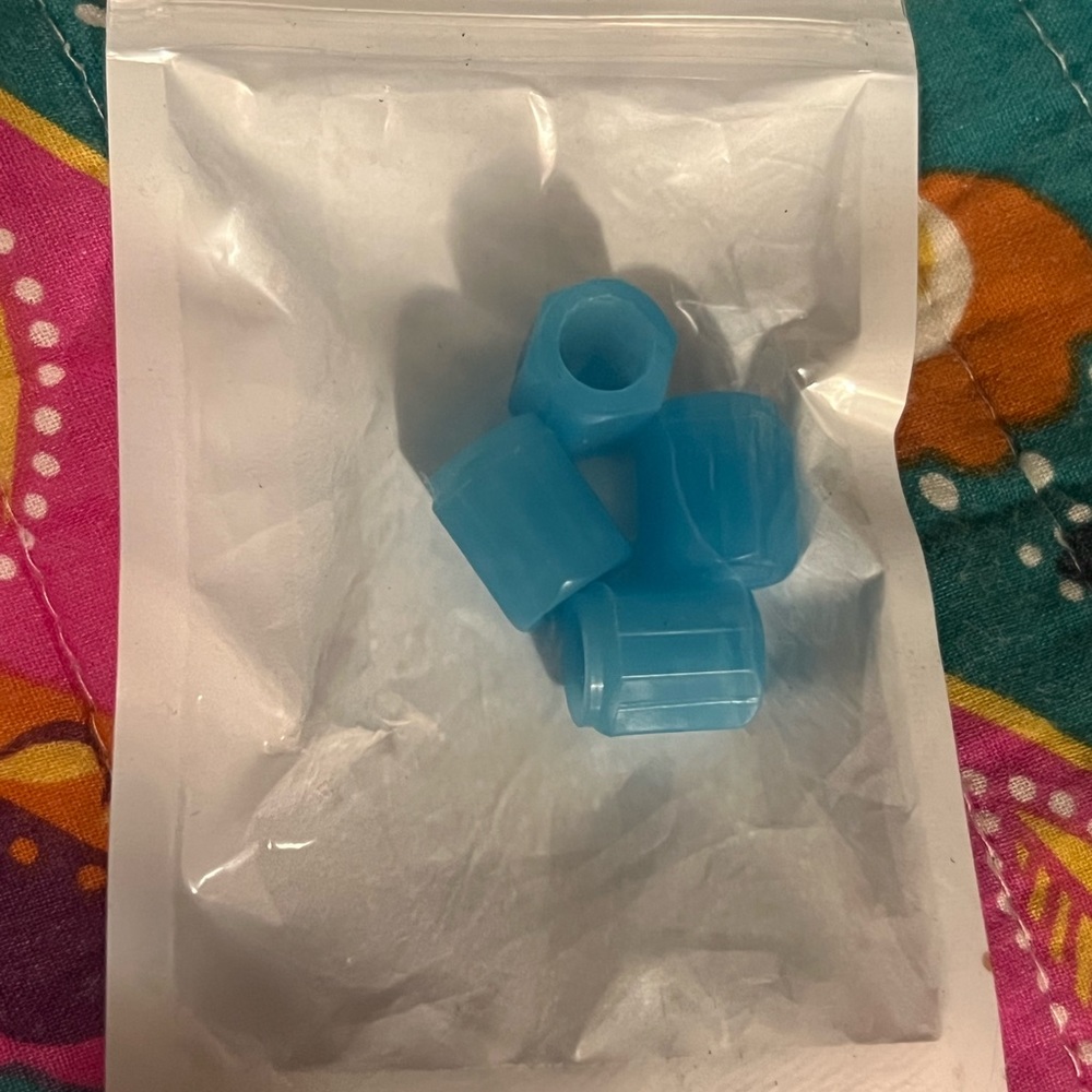 🔥BLUE 4 PIECE GLOW IN THE DARK NOZZLE COVERS - Picture 4 of 7